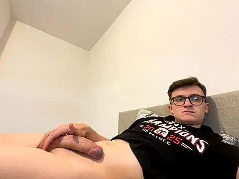 Eternelfrisson online show from September 2025 04:34:01 PM