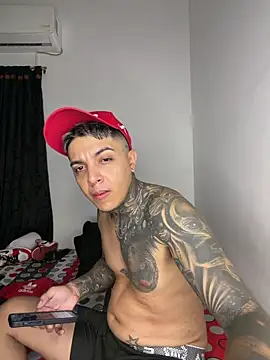 Snapshot of golden_girl_house chatting on March 2026 10:39:01 AM golden girl house online show from March 2026 10:39:01 AM