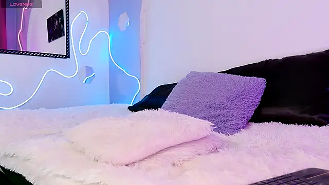 Dannyhot  online show from November 2025 03:38:02 AM