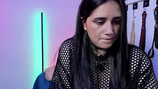 elowen halley1 online show from February 2026 07:54:02 PM