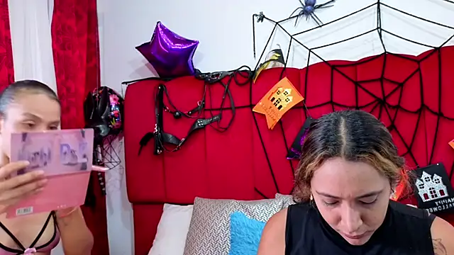 Snapshot of IsabelaANDalahia chatting on November 2025 02:05:02 PM IsabelaANDalahia online show from November 2025 02:05:02 PM