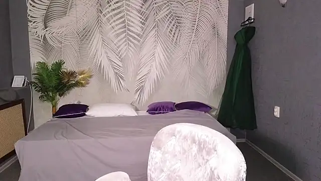 Eloisa Eliot online show from November 2025 03:14:02 PM