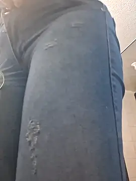 vaneza1999 online show from September 2025 09:42:01 PM