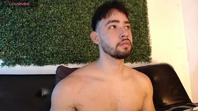 Snapshot of sam_ford_2 chatting on November 2025 12:33:01 AM sam ford 2 online show from November 2025 12:33:01 AM