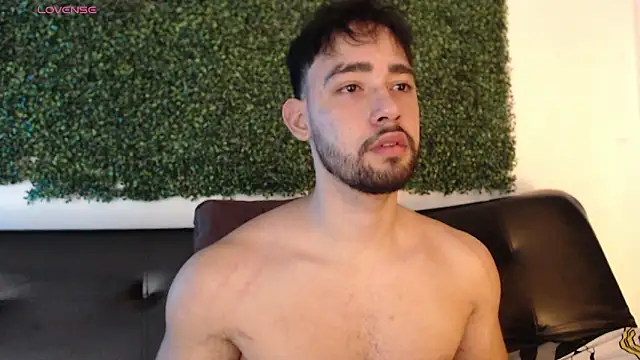 Snapshot of sam_ford_2 chatting on November 2025 11:26:01 PM sam ford 2 online show from November 2025 11:26:01 PM