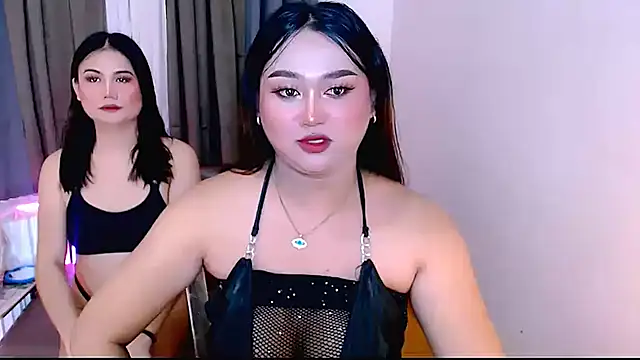 Snapshot of Lilly-lou chatting on October 2025 09:13:01 PM Lilly-lou online show from October 2025 09:13:01 PM