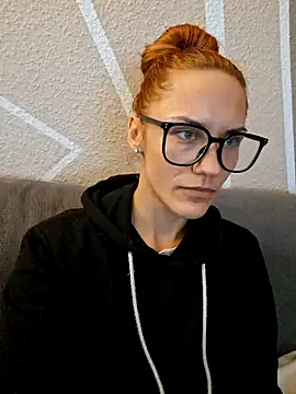 Snapshot of SlimBellaa chatting on October 2025 12:34:02 PM SlimBellaa online show from October 2025 12:34:02 PM