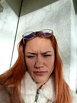 Snapshot of SlimBellaa chatting on October 2025 01:45:01 PM SlimBellaa online show from October 2025 01:45:01 PM