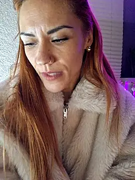 Snapshot of SlimBellaa chatting on November 2025 09:46:02 PM SlimBellaa online show from November 2025 09:46:02 PM