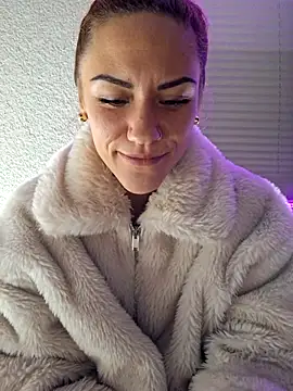 SlimBellaa online show from November 2025 03:34:01 PM