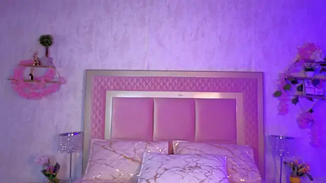 Snapshot of AlanaOdison chatting on September 2025 05:07:01 AM AlanaOdison online show from September 2025 05:07:01 AM