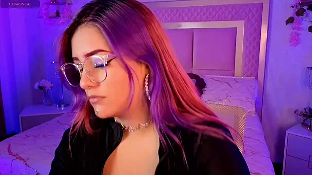 Snapshot of AlanaOdison chatting on November 2025 09:03:02 PM AlanaOdison online show from November 2025 09:03:02 PM