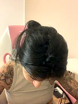 Snapshot of mrskarmaa chatting on November 2025 06:24:01 AM mrskarmaa online show from November 2025 06:24:01 AM