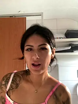 Snapshot of mrskarmaa chatting on December 2025 02:11:01 PM mrskarmaa online show from December 2025 02:11:01 PM