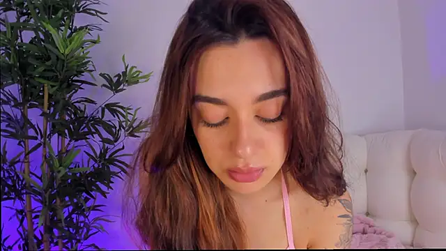 Snapshot of MissLana77 chatting on September 2025 01:40:02 AM MissLana77 online show from September 2025 01:40:02 AM