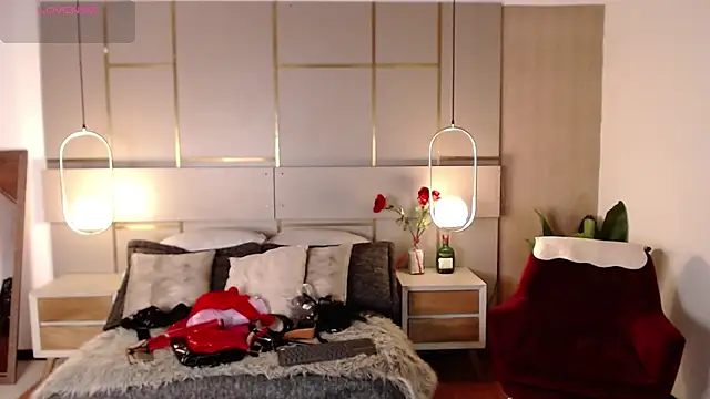 Snapshot of Lina_Montclair chatting on September 2025 08:01:02 PM Lina Montclair online show from September 2025 08:01:02 PM