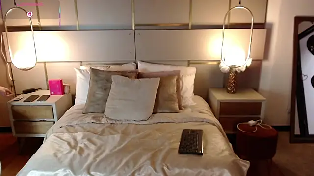 Snapshot of Lina_Montclair chatting on October 2025 07:30:02 PM Lina Montclair online show from October 2025 07:30:02 PM