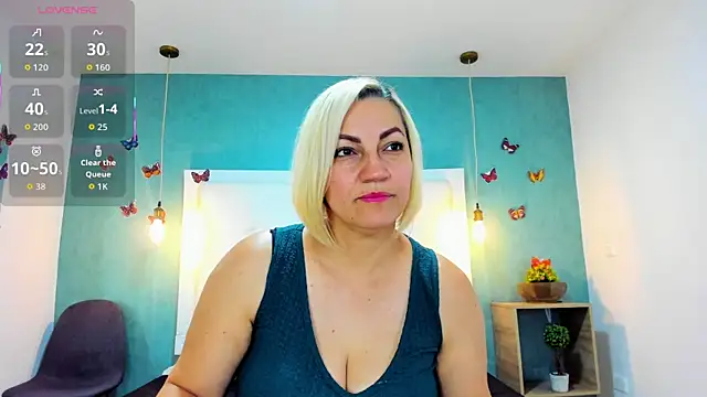 Snapshot of Heidy_milf chatting on October 2025 08:27:02 PM Heidy milf online show from October 2025 08:27:02 PM