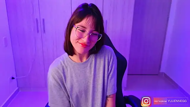 Yulienneg online show from October 2025 12:05:02 AM