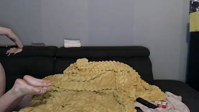 Snapshot of asherastardust chatting on November 2025 01:05:01 AM asherastardust online show from November 2025 01:05:01 AM