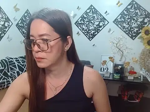 Snapshot of TheMISTRESSx69 chatting on November 2025 10:53:02 PM TheMISTRESSx69 online show from November 2025 10:53:02 PM