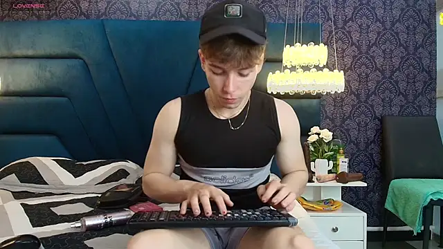 TaylerWhite online show from December 2025 11:50:01 AM