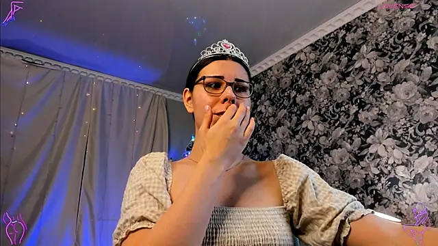 Laila Blarr online show from February 2026 05:01:01 AM