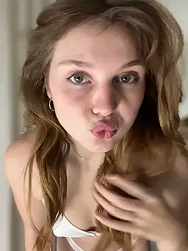 Snapshot of Emaline_Fane chatting on July 2026 06:46:02 PM Emaline Fane online show from July 2026 06:46:02 PM