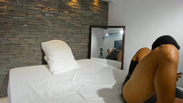 Anker Colin online show from October 2025 02:37:02 AM