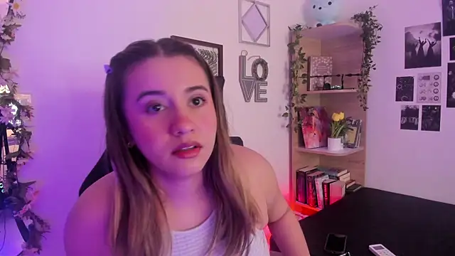 Lana Herondale online show from September 2025 05:24:01 PM