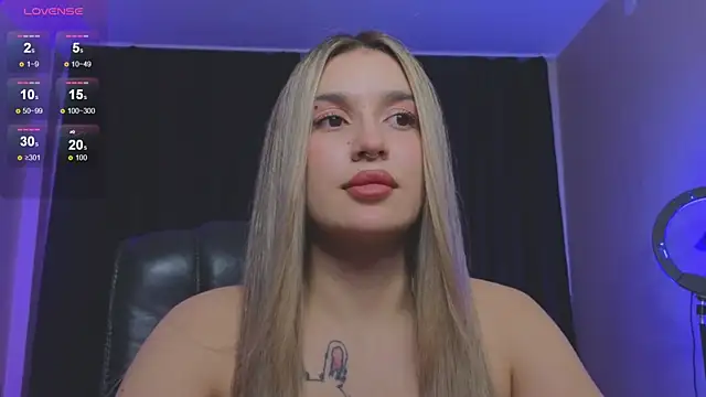 RoxyChill online show from November 2025 08:29:01 PM