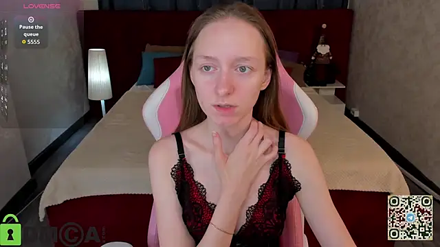 Snapshot of Mia_E1fie chatting on December 2025 11:22:01 PM Mia E1fie online show from December 2025 11:22:01 PM