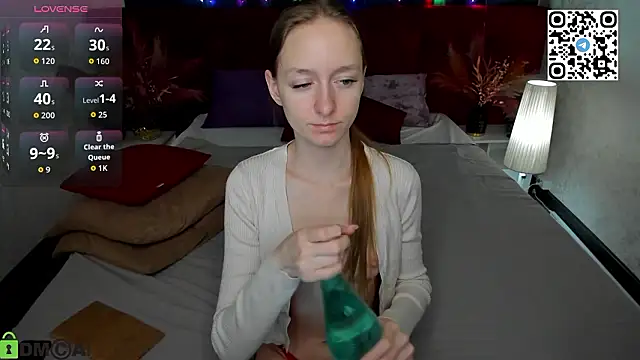 Mia E1fie online show from March 2026 12:00:02 AM