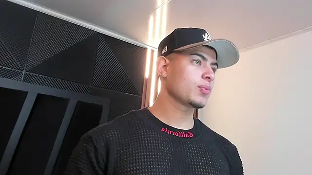 marco garciia  online show from October 2025 11:12:02 PM