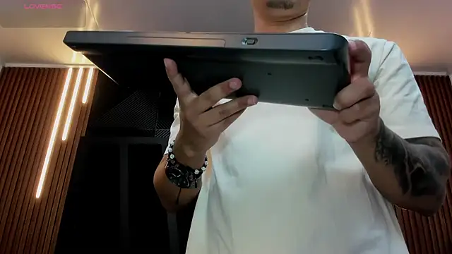 marco garciia  online show from October 2025 11:14:01 PM