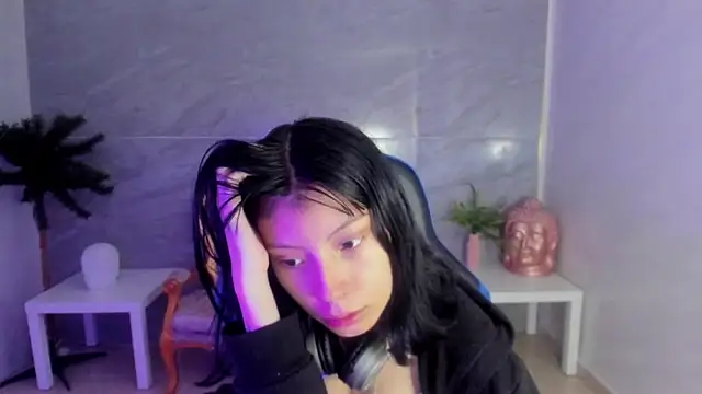 Snapshot of verana_s chatting on October 2025 08:00:02 PM verana s online show from October 2025 08:00:02 PM