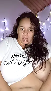 Snapshot of luzdanna chatting on October 2025 03:37:02 AM luzdanna online show from October 2025 03:37:02 AM