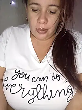 Snapshot of luzdanna chatting on December 2025 09:09:01 PM luzdanna online show from December 2025 09:09:01 PM