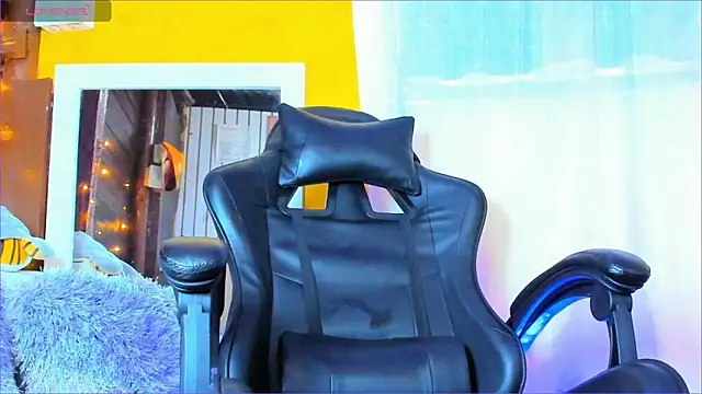 Snapshot of Alex_bigcock11_ chatting on January 2026 07:11:01 PM Alex bigcock11 online show from January 2026 07:11:01 PM