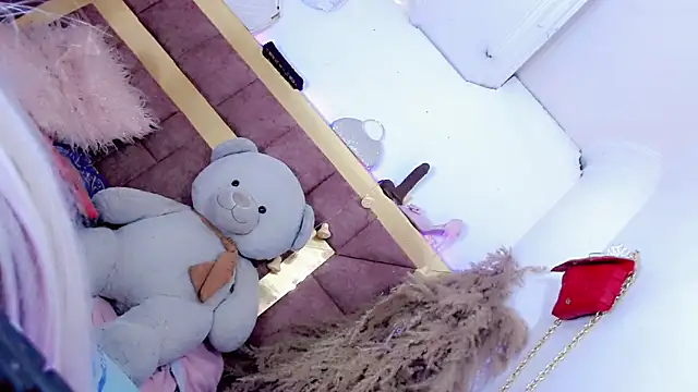 ravenous charmer online show from February 2026 09:22:01 PM