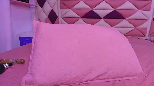 valecastro  online show from November 2025 07:13:01 PM