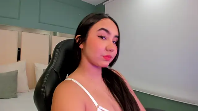 julieta rosee online show from October 2025 10:32:02 PM