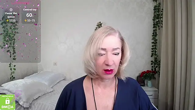 hunters woman online show from November 2025 02:06:01 PM