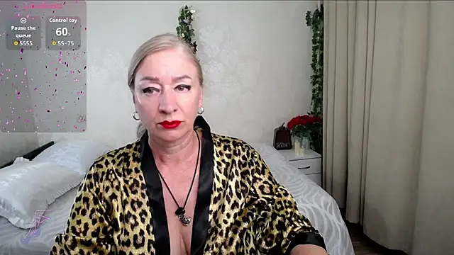 hunters woman online show from July 2026 03:27:02 PM
