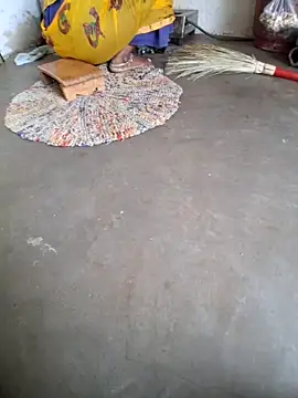 Snapshot of RAYI_Queen_3 chatting on November 2025 03:49:02 AM RAYI Queen 3 online show from November 2025 03:49:02 AM