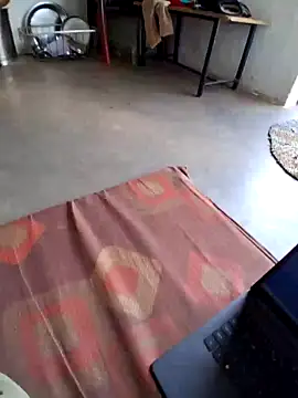 RAYI Queen 3 online show from December 2025 03:46:02 AM