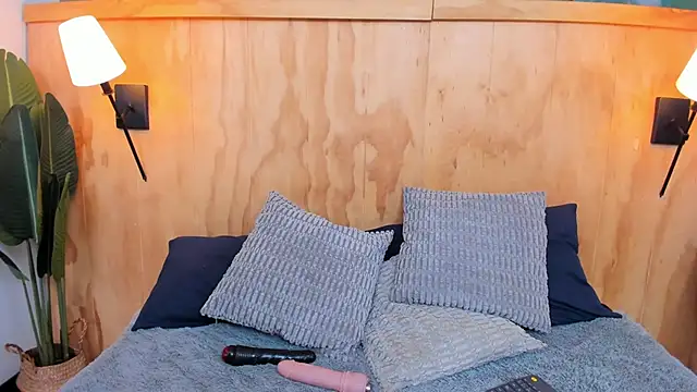 Snapshot of milavega_ chatting on October 2025 12:20:01 PM milavega online show from October 2025 12:20:01 PM