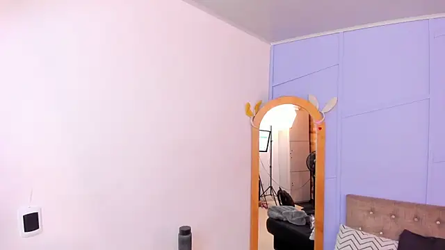 Snapshot of milavega_ chatting on November 2025 11:47:02 AM milavega online show from November 2025 11:47:02 AM