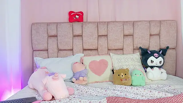 LolaYun online show from January 2026 01:36:01 PM