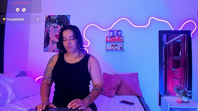 Snapshot of Dilan_and_Mia chatting on October 2025 03:40:01 PM Dilan and Mia online show from October 2025 03:40:01 PM